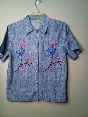 Bobbie Brooks Shirt M Button Front Painted Flowers Embellished Short Sleeve Blue